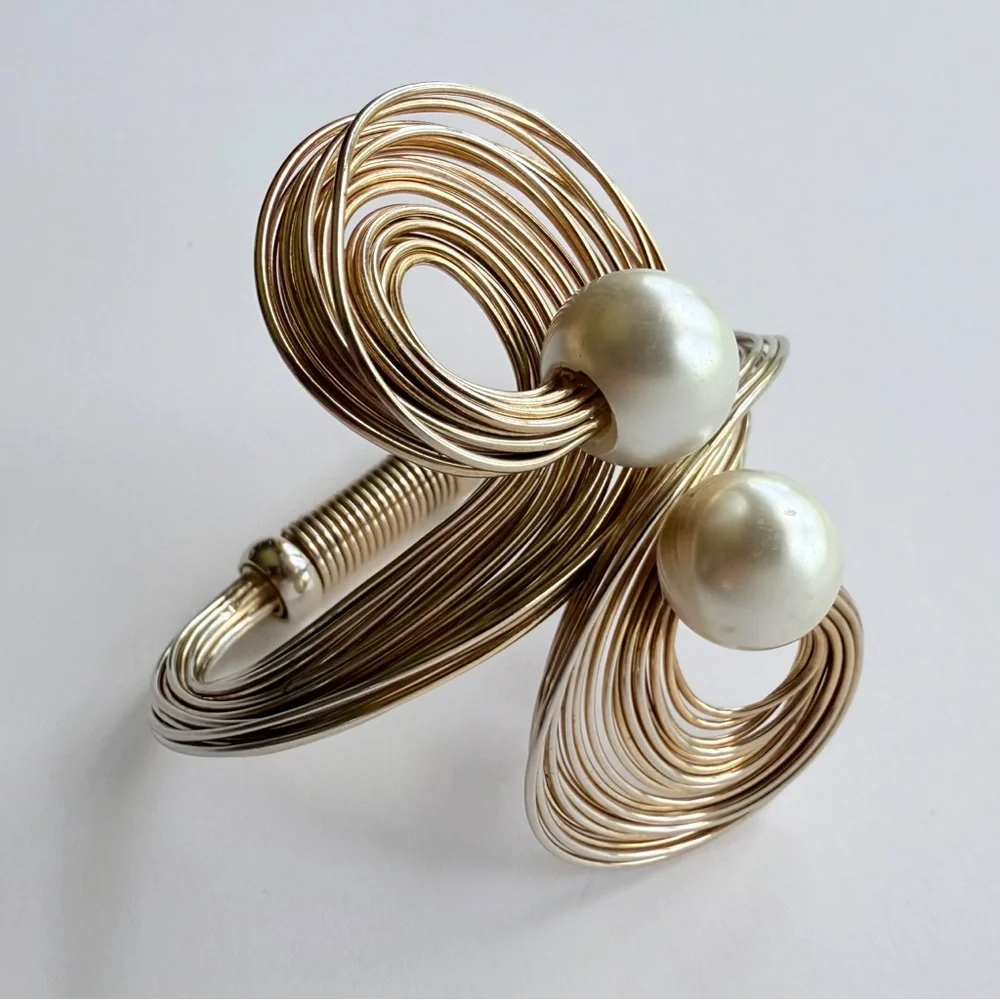 Vintage 1960s Yves Saint Laurent Faux Pearl Gilt Scroll Bracelet Roger Scemama - Picture 14 of 15